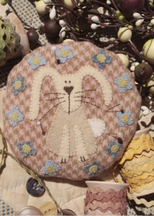 HP-F039, Pattern, Betty Bunny Pincushion by Anni Downs